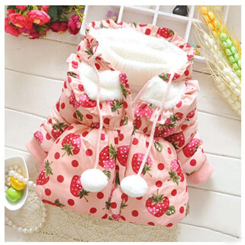 Pink strawberry coat Детская верхняя одежда; хлопковое пальто с капюшоном для маленьких девочек; зимние куртки; детский утепленный костюм; Одежда для девочек; милые зимние костюмы с рисунком клубники - Цвет: Pink strawberry coat