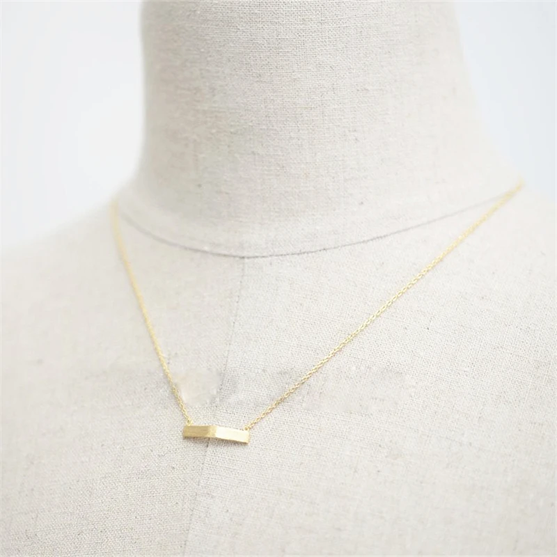 Модное прямоугольное ожерелье очаровательное с подвеской длинное рисунком