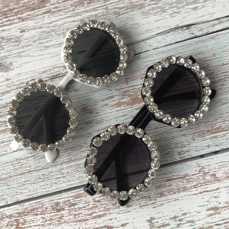 Женские круглые солнцезащитные очки с бриллиантами и блестящими кристаллами