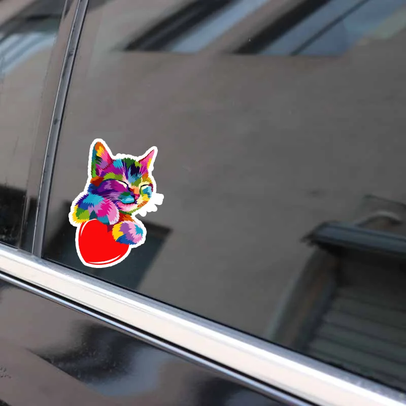 YJZT 10.2CM*16.1CM Colorful Cat Holding Heart PVC Decoration Car Sticker 11-01174 | Автомобили и мотоциклы