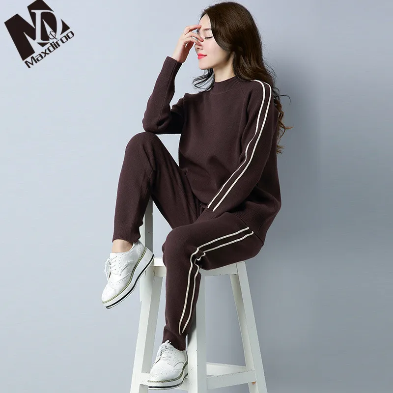 Женский спортивный костюм Maxdiroo комплект из двух предметов топ в полоску с