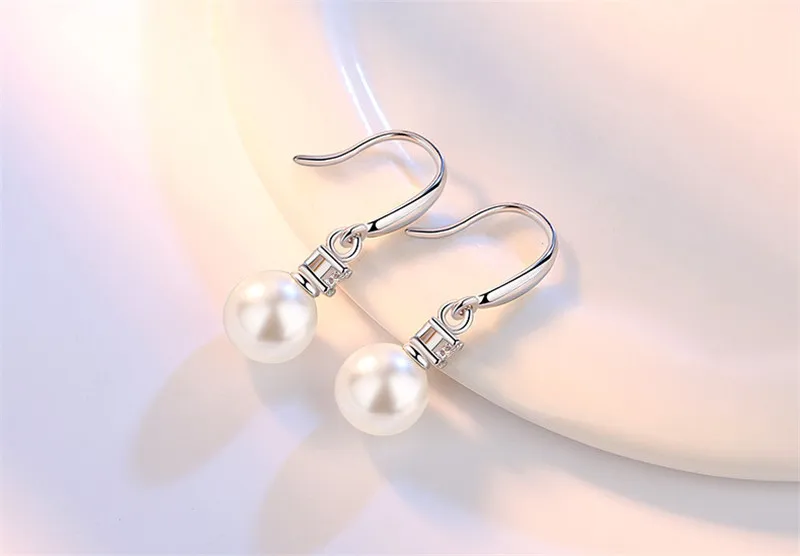 

High Quality Simulated Pearl Dangle Earrings Silver Color Crystal Drop Earrings for Women Engagement Party Jewelry Hook Earrings