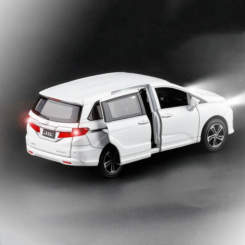 Белый 1/32 Honda Odyssey 6 модель открытой двери игрушечные машинки сплав оттягивающийся музыкальный флэш-автомобиль игрушки - Цвет: Белый