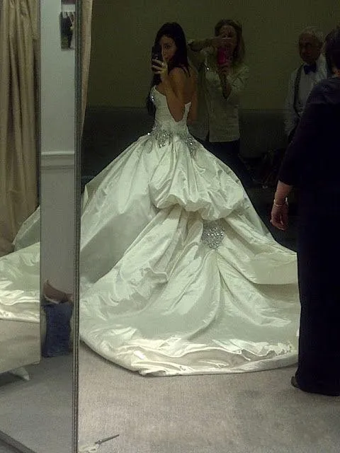 Свадебное платье цвета слоновой кости с блестками Pnina Tornai бальные платья