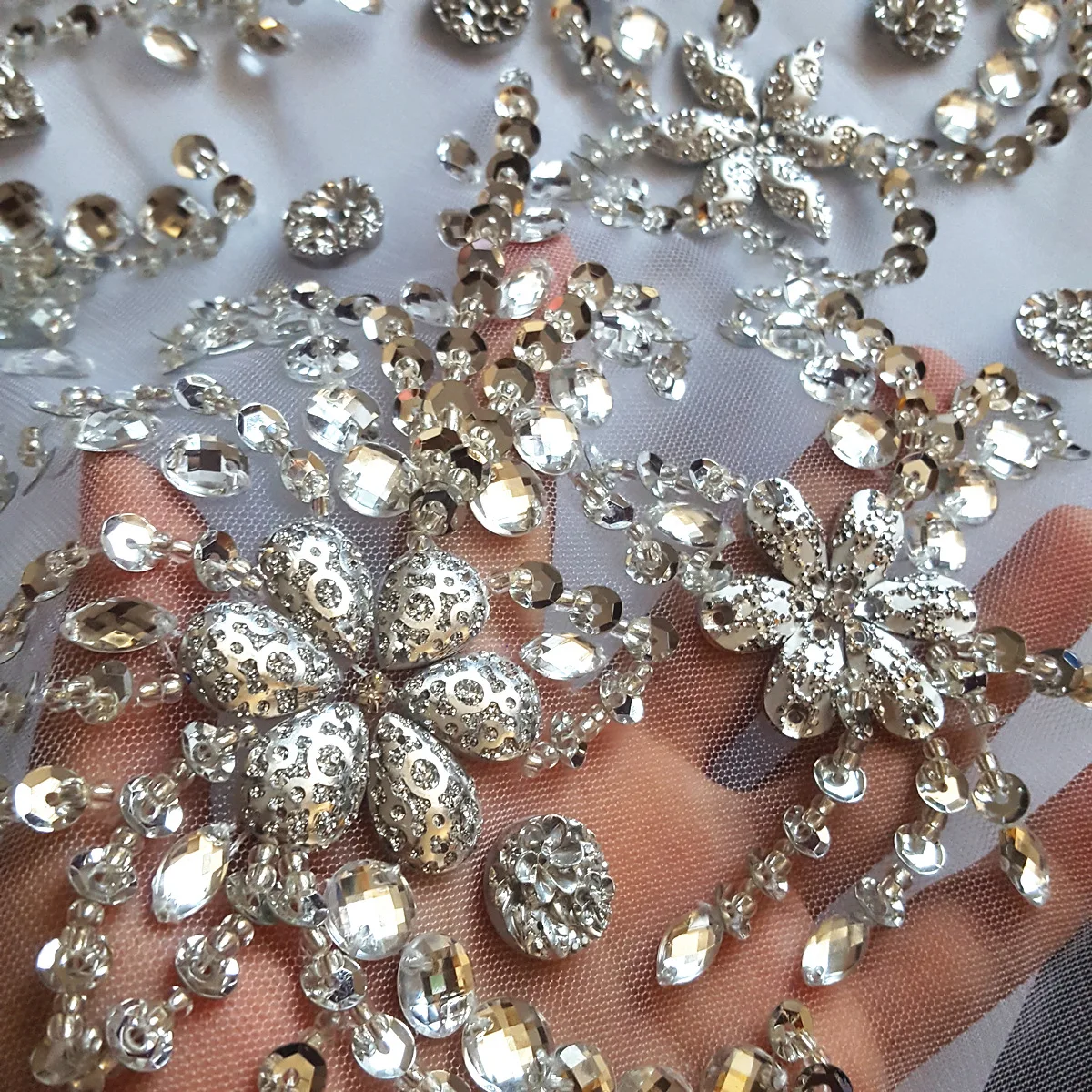 Серебряные нашивки с кристаллами для свадебного платья 30 х60 см | Дом и сад