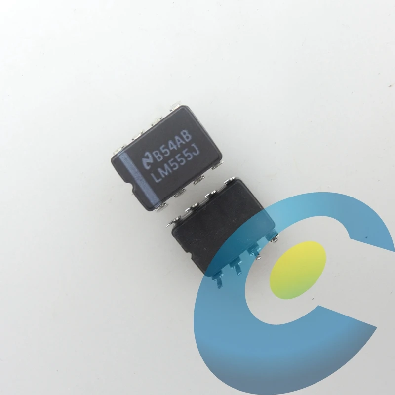LM555J LM555 КРИС-8 LM555QML Таймер |