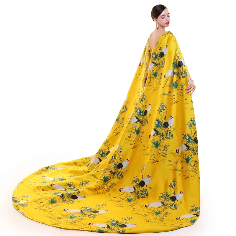 

Luxury 3D Print Chinese Evening Dress Satin Cheongsam Embroidery Long Oriental Party Dresses Catwalk Stage Yellow Crane