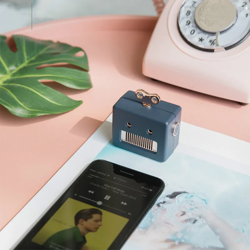 Портативная ретро колонка в форме робота Bluetooth Беспроводная мини с басами