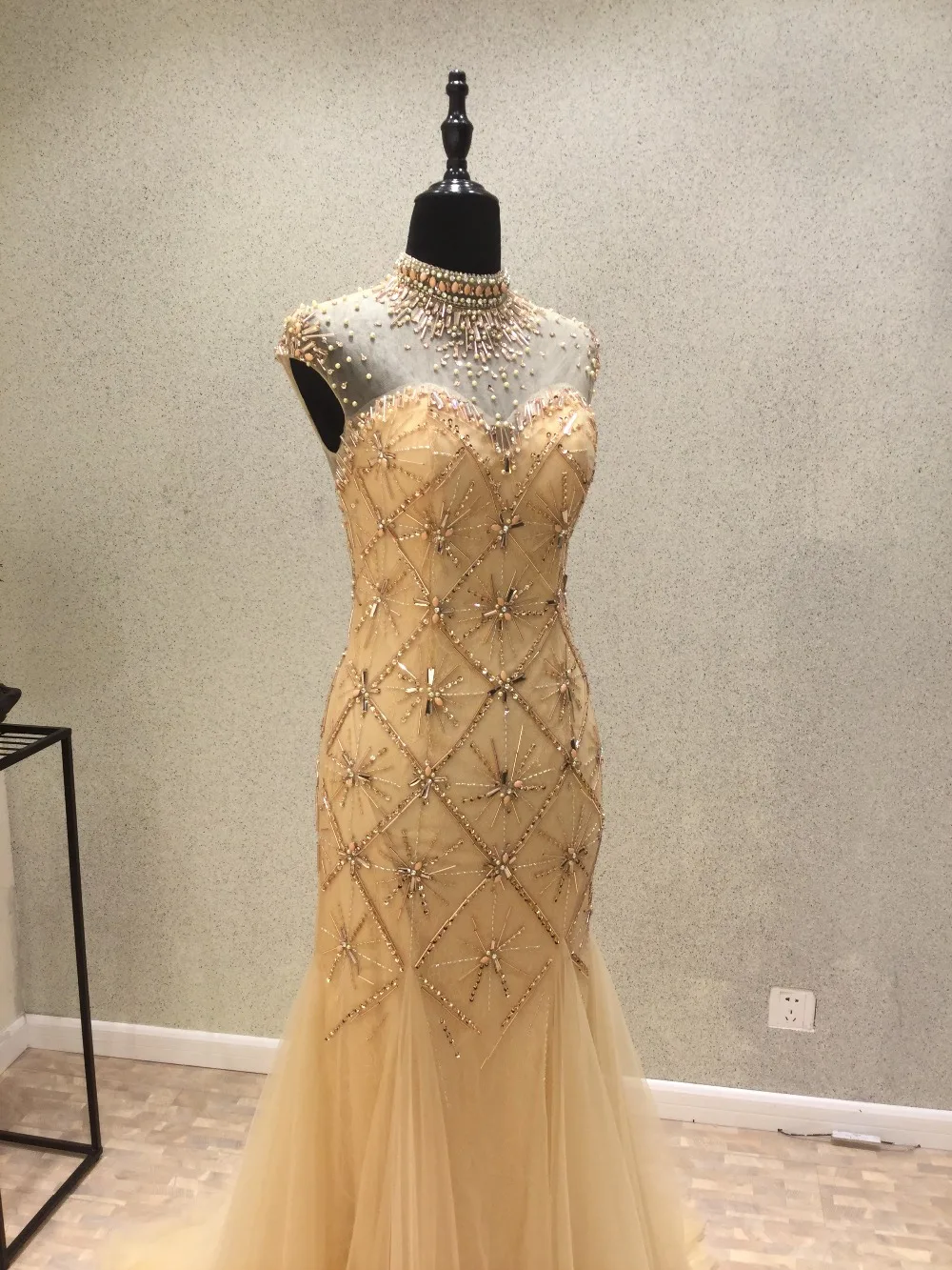Vestidos de festa New Sexy Prom Dresses 2020 High Neck Sleeveless Floor Length Beading Tulle Mermaid Backless Evening Dress