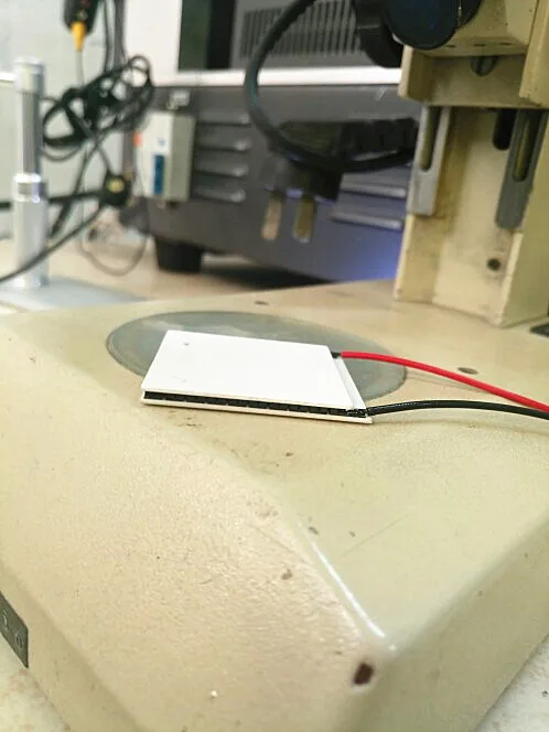 

Double-layer Cooling Plate TEC2-19005 40*40MM 12V4A Temperature Difference 82 Degrees Fast Cooling