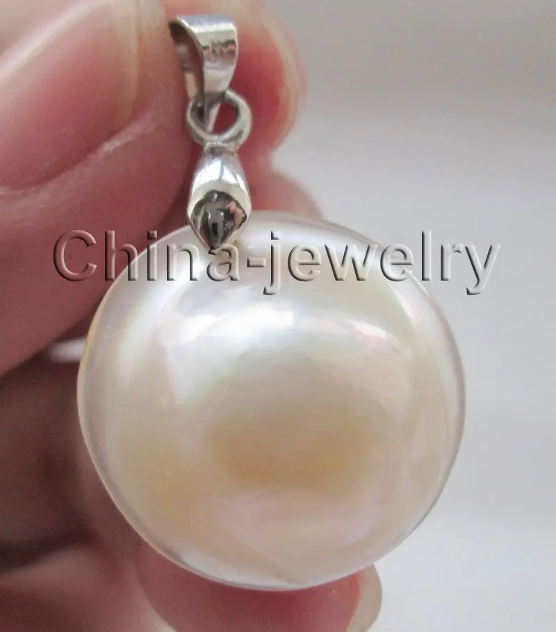 

P6187-AAA 22mm natural white sea water Mabe blister pearl pendant - white GP