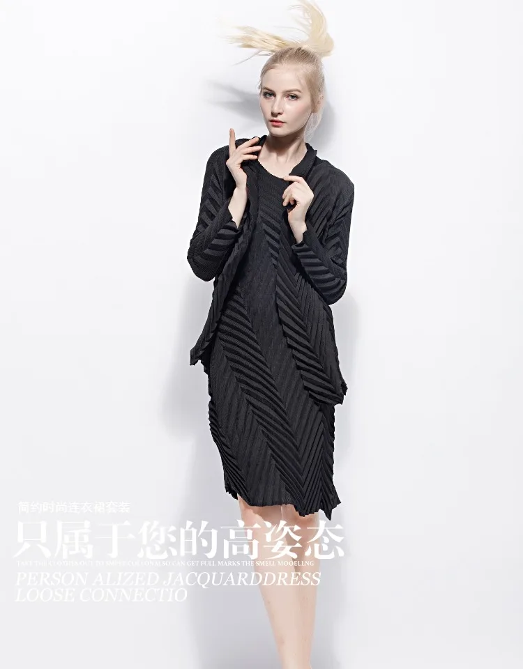 Miyake fold bronzing two-piece set pleated long sleeve coat + large swing short sleeve o-neck dress two-piece set IN STOCK