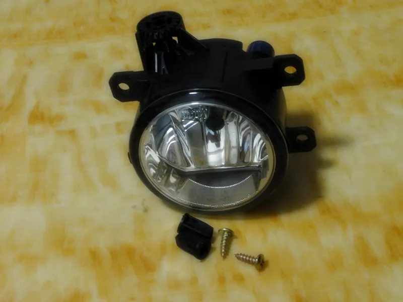 Цельнокроеное платье RH = LH переднего бампера противотуманная фара дальнего света