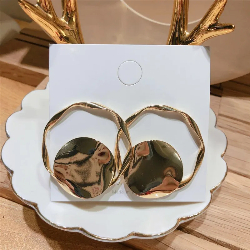 

Rongho Vintage Metal Geometric hollow earrings for women gold earring brincos hiphop circle earring pendant chunky bijoux