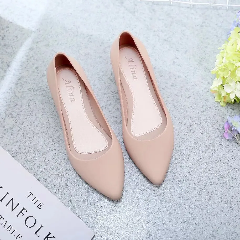 Новинка Удобные универсальные женские туфли с острым носком на плоской подошве