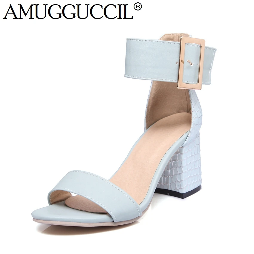 Босоножки женские на высоком каблуке модные пикантные сандалии с пряжкой белые