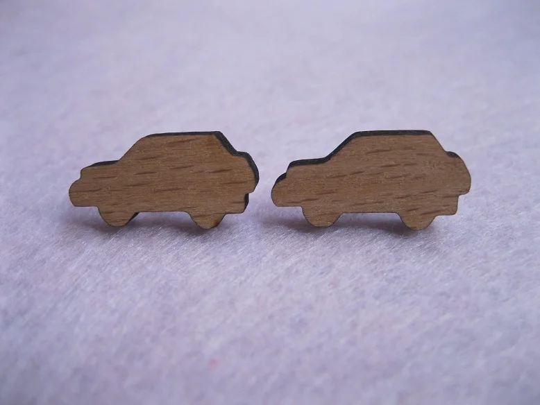 Серьги-гвоздики в виде маленьких автомобилей милые деревянные серьги-гвоздики с