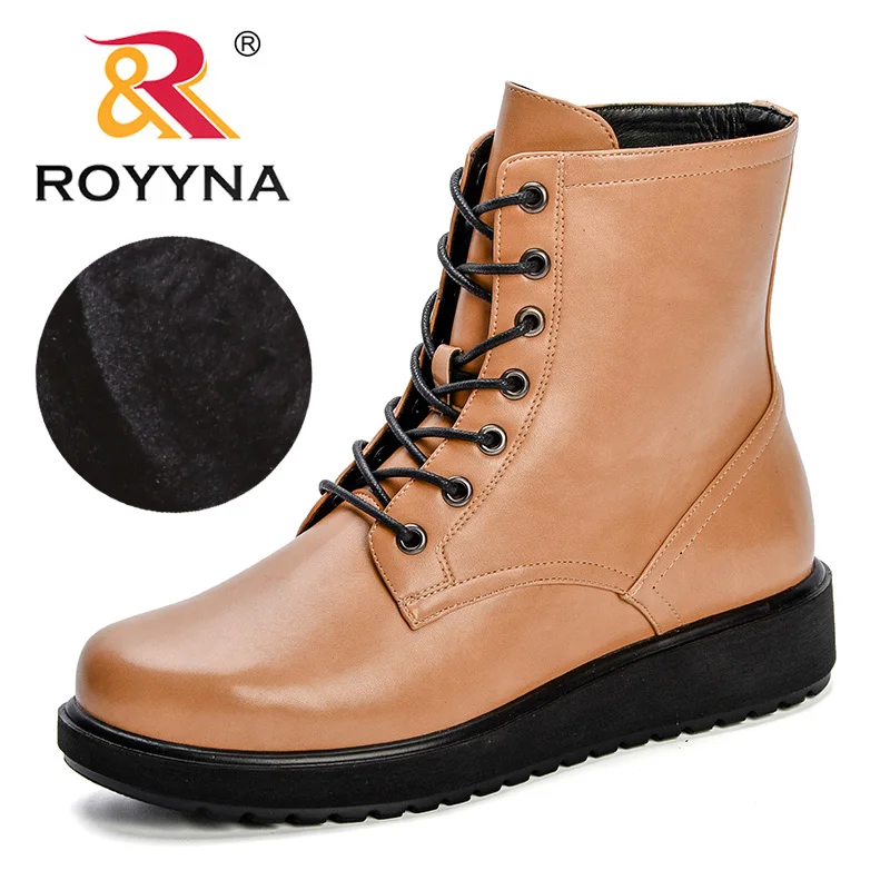 ROYYNA/Новинка года; кожаные женские ботинки; зимняя короткая плюшевая обувь; женские ботильоны в байкерском стиле; Модные женские ботинки; Botas