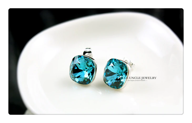 Женские квадратные серьги с синими кристаллами белого золота