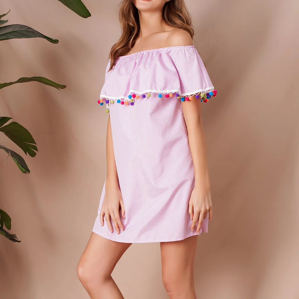 Полосатое сексуальное мини-платье с оборками и воротником-лодочкой летнее
