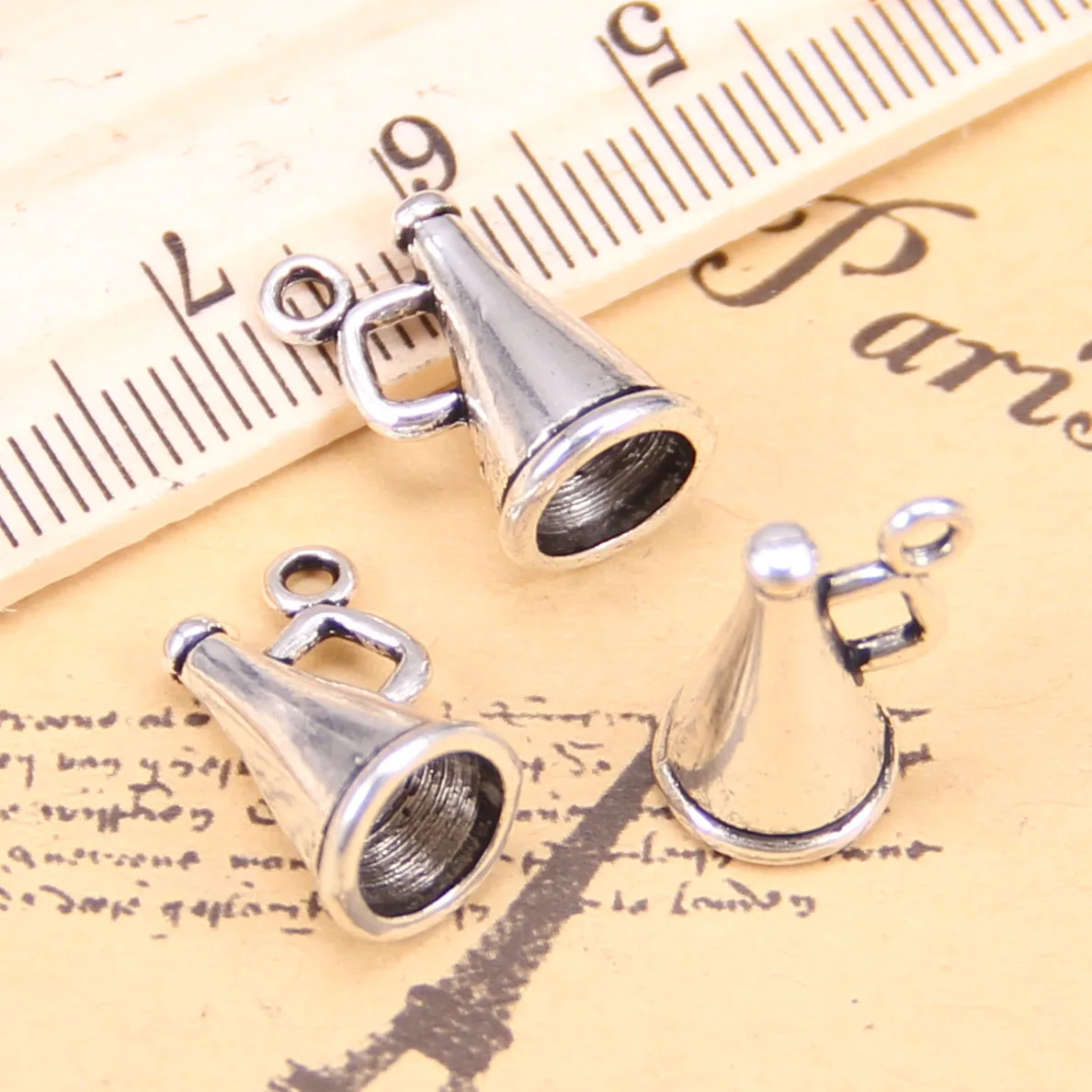 120 шт. Подвески для изготовления ювелирных изделий, громкоговоритель, Мегафон, чарлидинг, 15x9x9 мм, античные посеребренные Подвески, ожерелье своими руками