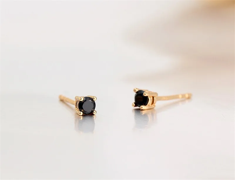 Милые маленькие серьги-гвоздики желтого и золотого цвета с четырьмя круглыми