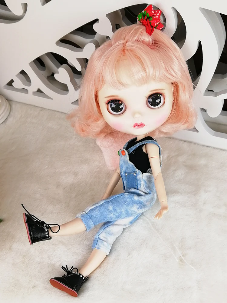 Ледяная фабрика blyth кукла 1/6 bjd белая кожа соединение тела бледно-розовые волосы матовый лицо резные губы с бровью закрытые глаза