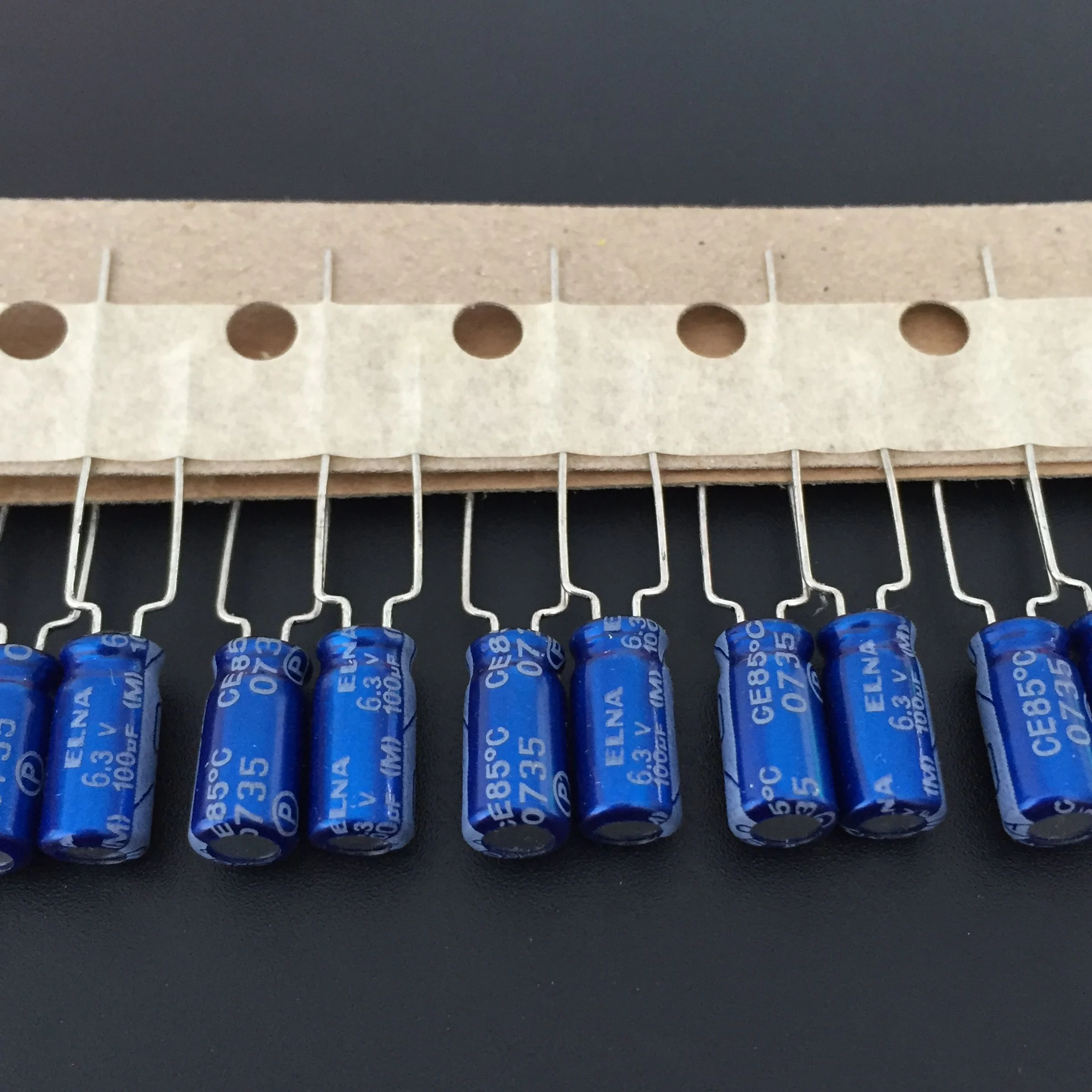 

50pcs 100uF 6.3V Japan ELNA RE3 Series 5x11mm 6.3V100uF Audio capacitor
