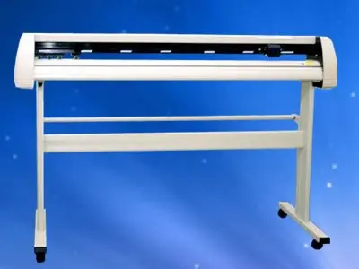 Виниловый режущий плоттер 720 мм с подставкой и оригинальным программным