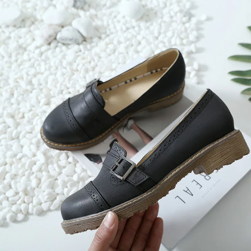 Дамы Повседневное Slip-On плоские легкие кожаные туфли Винтаж круглый носок с