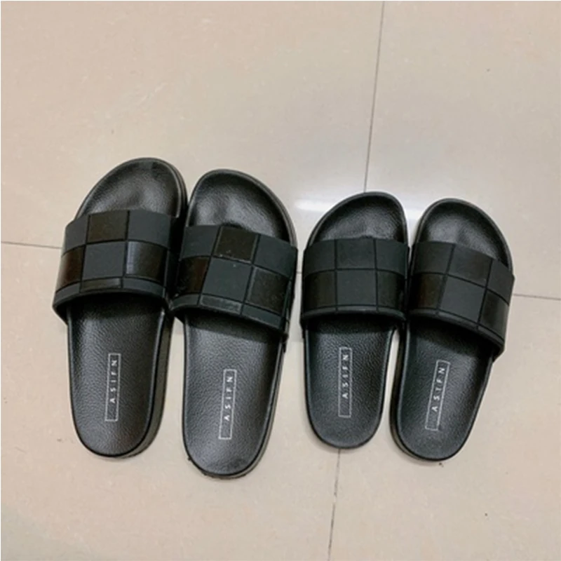 Модные женские летние тапочки Нескользящие шлепанцы пляжные сандалии на