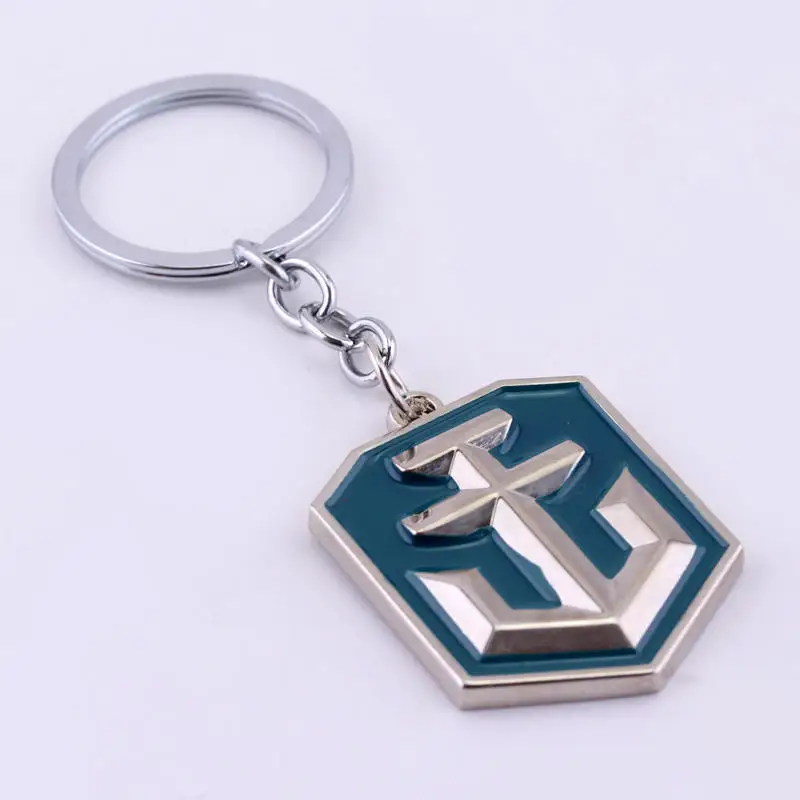 Брелок для ключей в виде танка