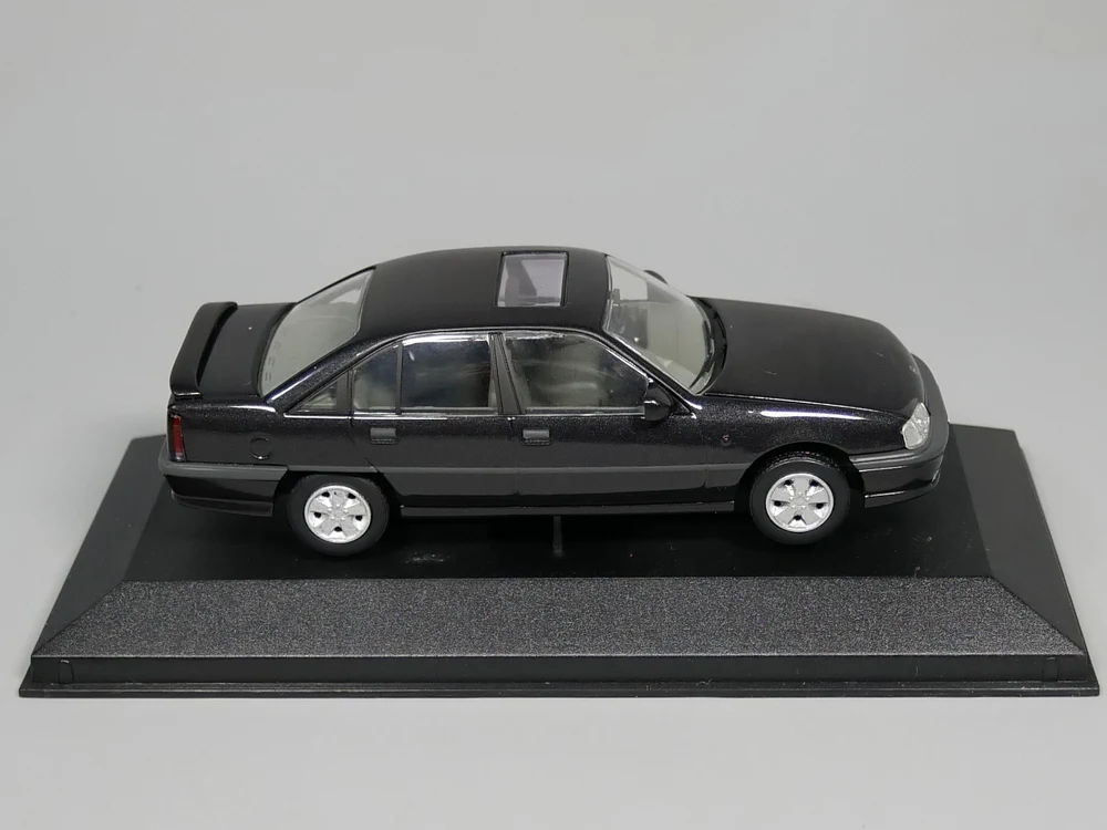 COR GI 1:43 Opel Omega 3000 эксклюзивные Автомобильные Игрушки из сплава для детей, детские игрушки, модель прозрачной коробки
