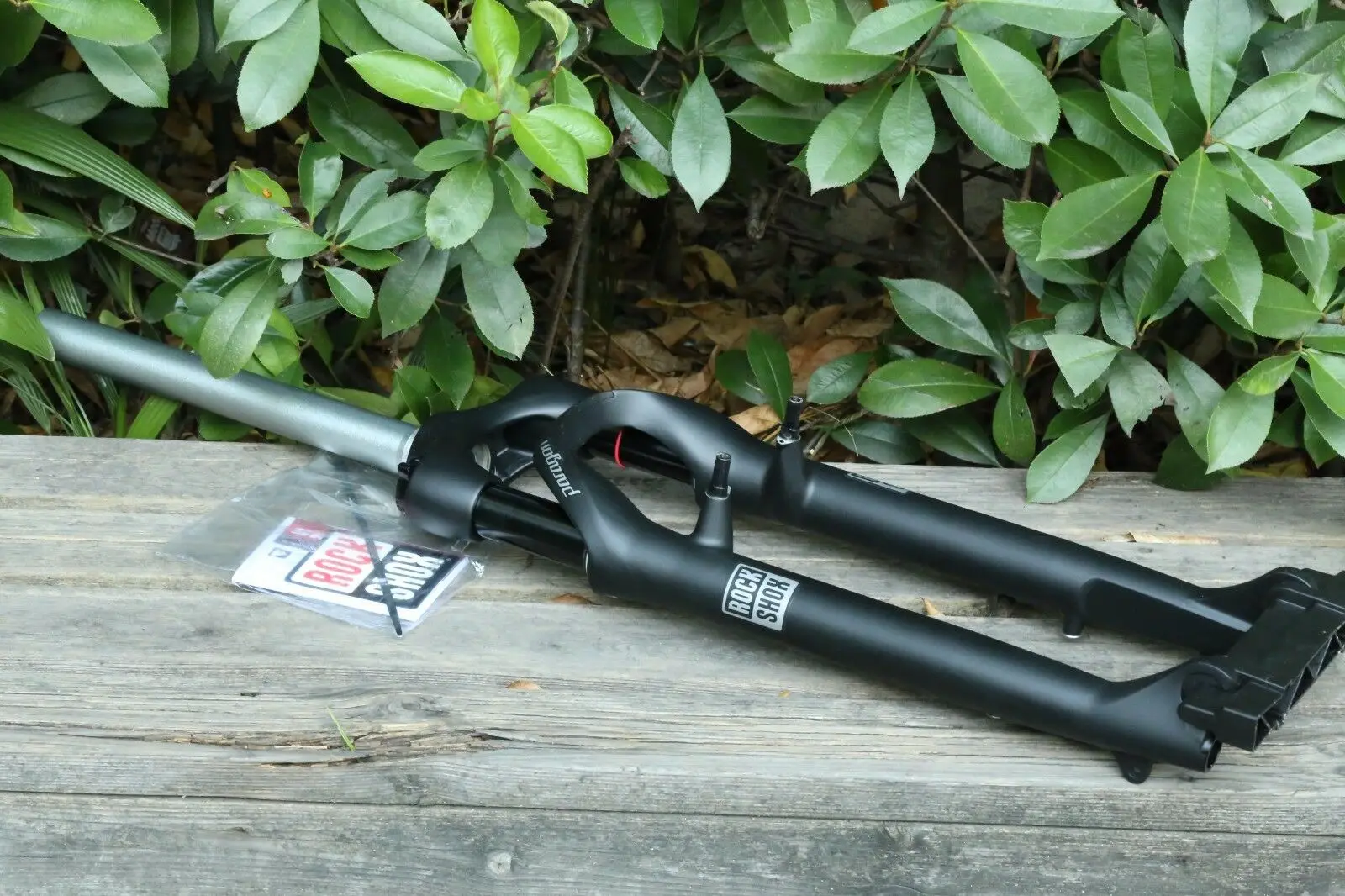 Вилка RockShox Paragon Gold RL: 700C 65 мм 9 мм Регулировка QR Crown 1-1/8