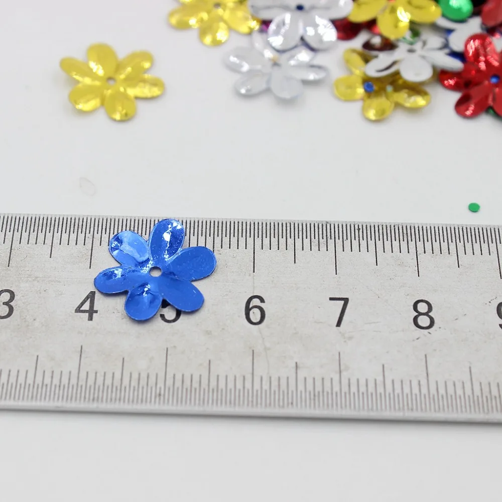 Блестящие жемчужные хлопья из ПВХ в форме цветка сливы 15 мм для украшения свадьбы