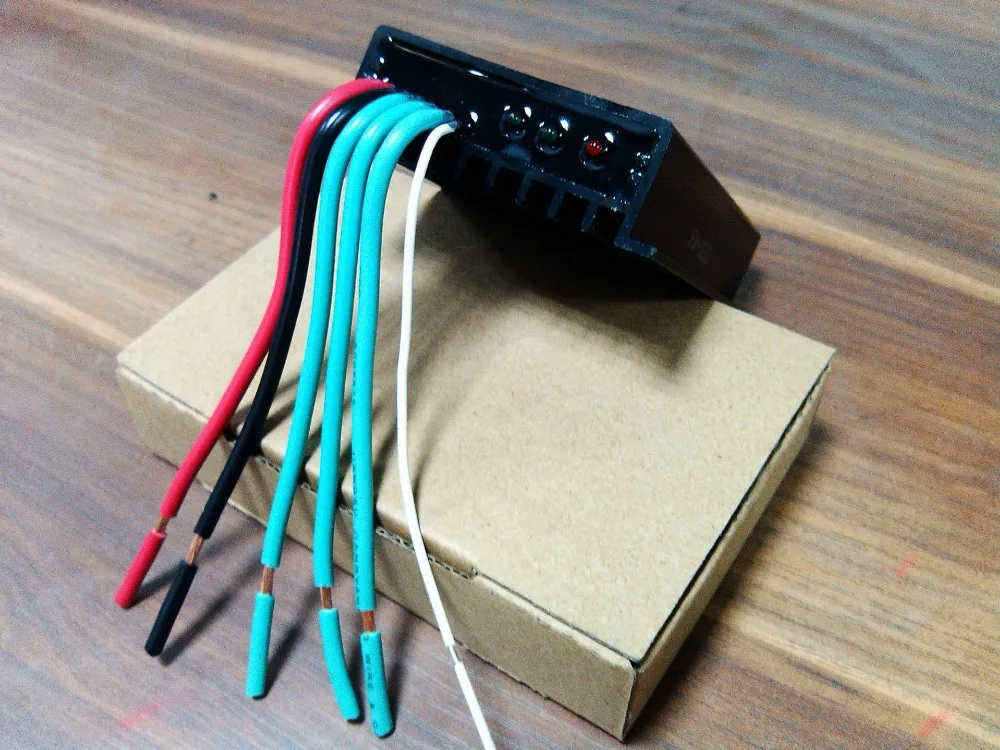 Регулятор ветра 12 В переменного тока микроконтроллер заряда для генератора