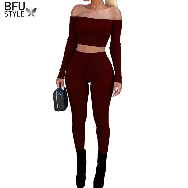 Женский трикотажный костюм с открытыми плечами и брюками | Женская одежда