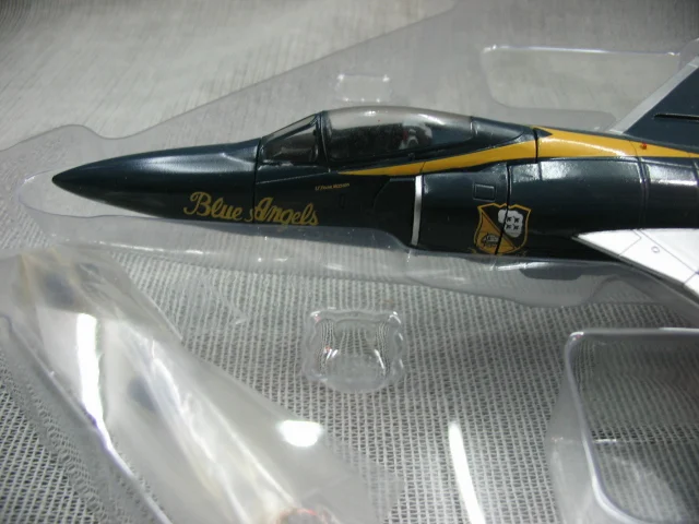 1:72 F11F 1 Тигр Fighter Темно синие ангелы демонстрации команда No. 4 модель самолета|model