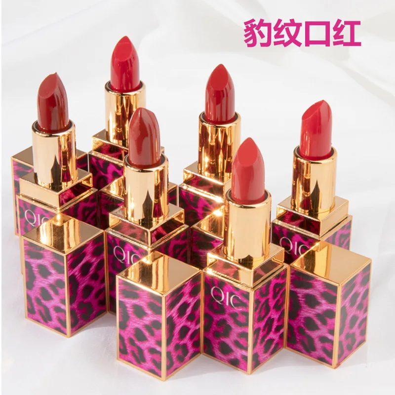 Привлекательная леопардовая помада увлажняющая легко раскрашиваемая стойкая