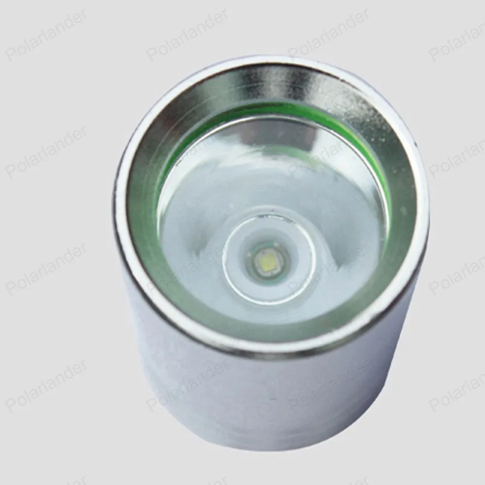 Хорошо спроектированный миниатюрный перезаряжаемый фонарик черный/серебристый