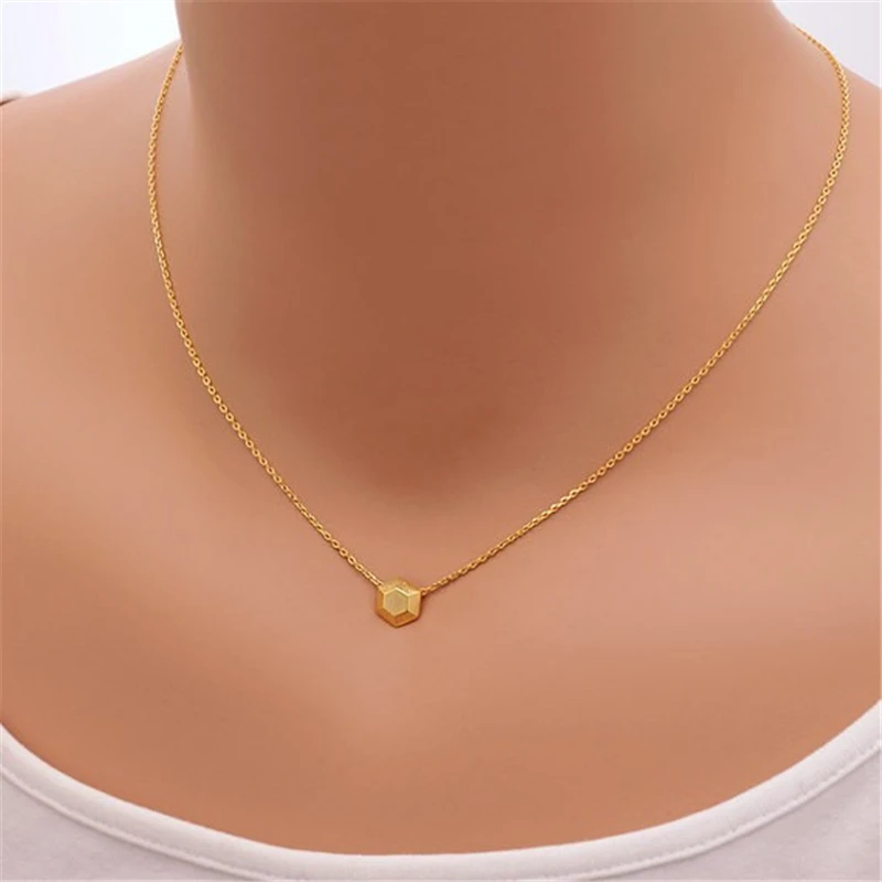 

Fashion Tortoise Shape Pendant Three Color Optional Necklace