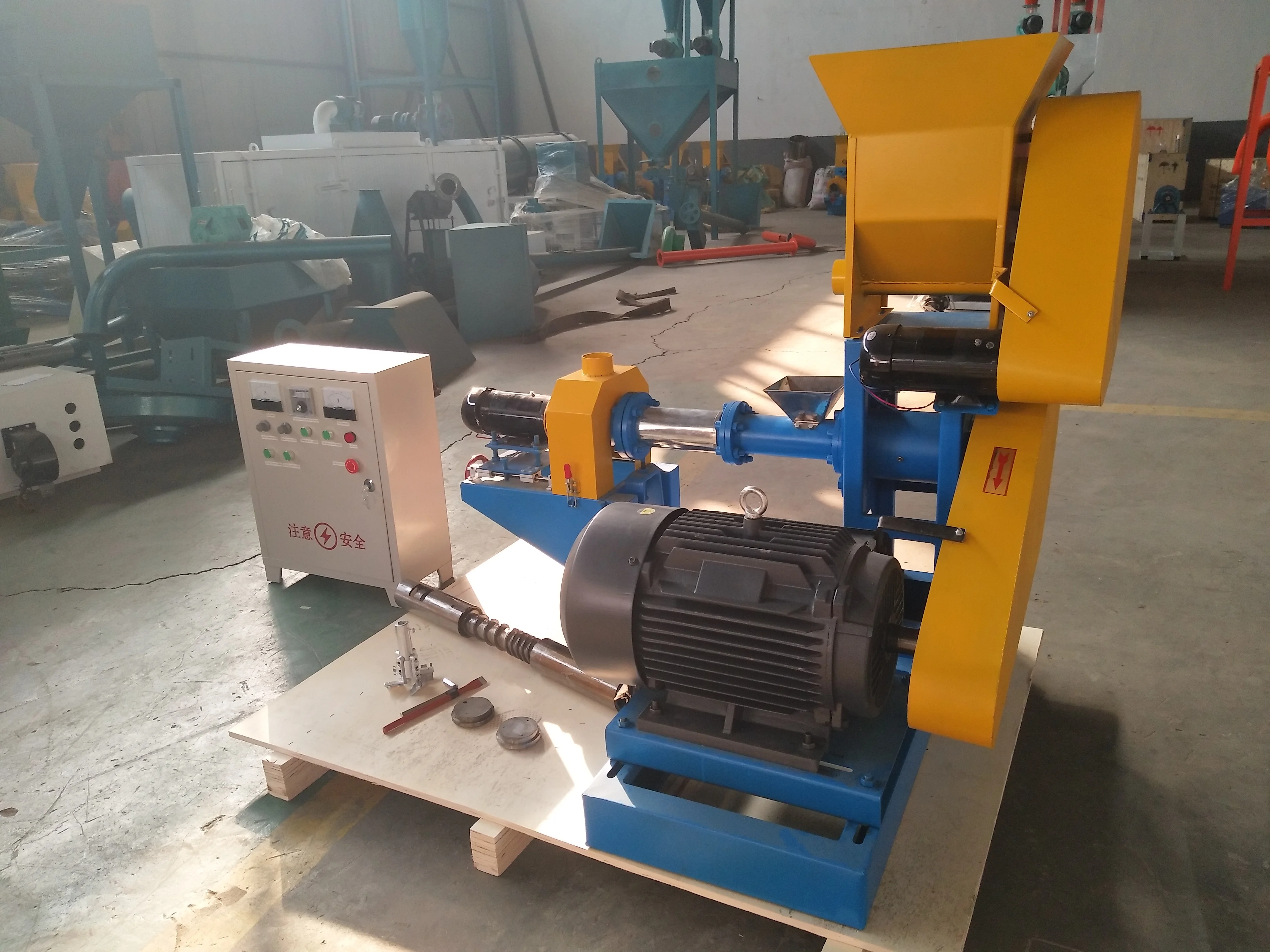 Nigeria Electric 60-80kg/h Dog Cattle Feed Pellet Processing Machine Farm Poultry Screw Floating Fish Extruder for Sale | Бытовая
