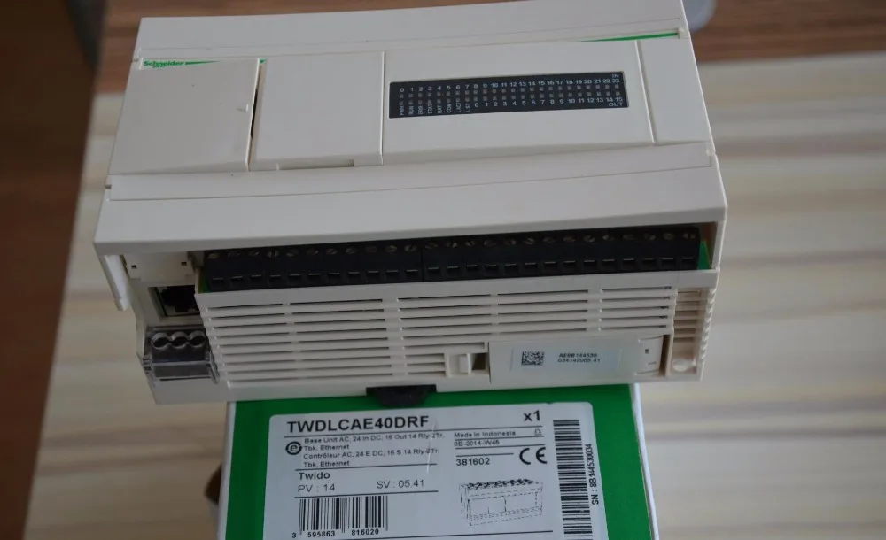 

Модуль контроллера PLC TWDLCAE40DRF, новый и есть в наличии