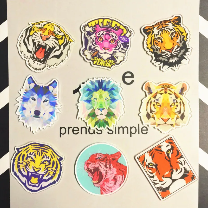 С изображением героев из мультфильмов 1 штука животные тигр Лев волк броши