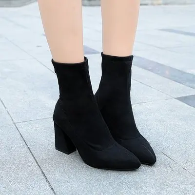 Black6cm Новинка; женские Флокированный передок обуви в британском стиле; сезон осень-зима; сапоги до середины икры на молнии с острым носком на высоком квадратном каблуке; Нескользящие резиновые сапоги; 20181013 - Цвет: Black6cm