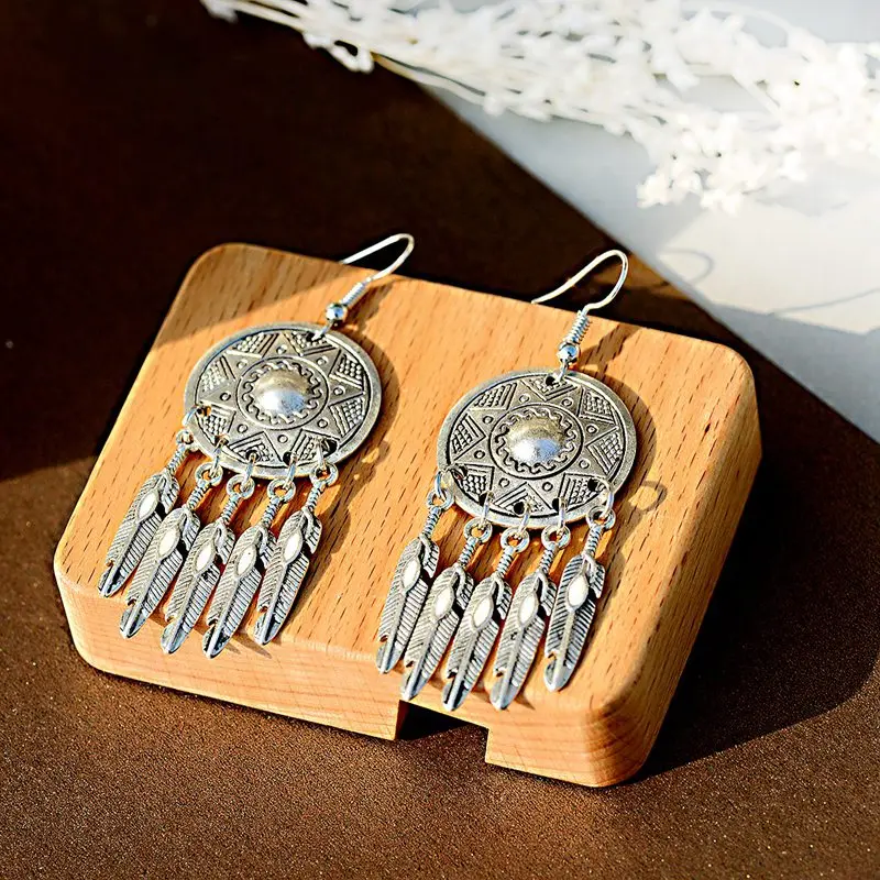 OIQUEI антикварные женские серьги в стиле бохо серебристые круглые с резным листом
