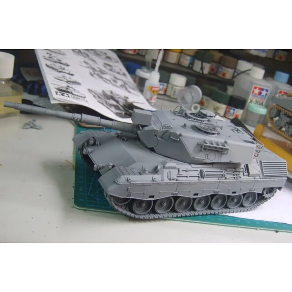 Tamiya 35112 1/35 Западный немецкий танк Леопард A4 Военная сборка модель AFV строительные