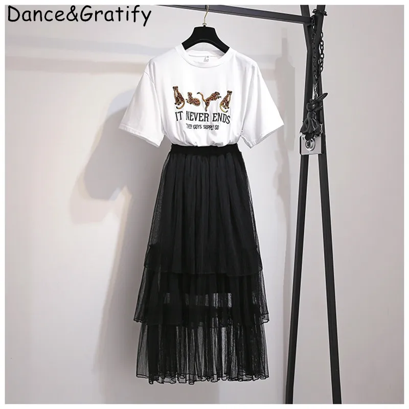 white set Новая модная рубашка с вышитыми леопардовыми буквами и длинная юбка-пачка средней длины из сетчатой ткани Лето женский шикарный комплект из двух предметов - Цвет: white set