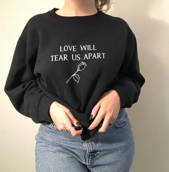 Свитшот с надписью Love Will Tear Us | Женская одежда