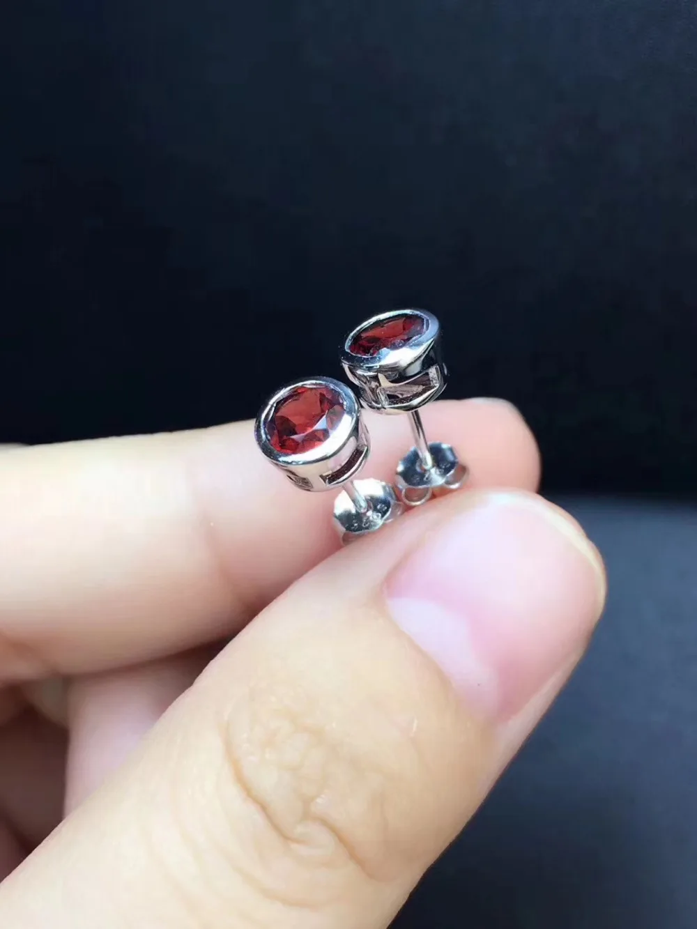 Женские серьги из серебра 925 пробы с натуральным красным гранатом | Украшения и